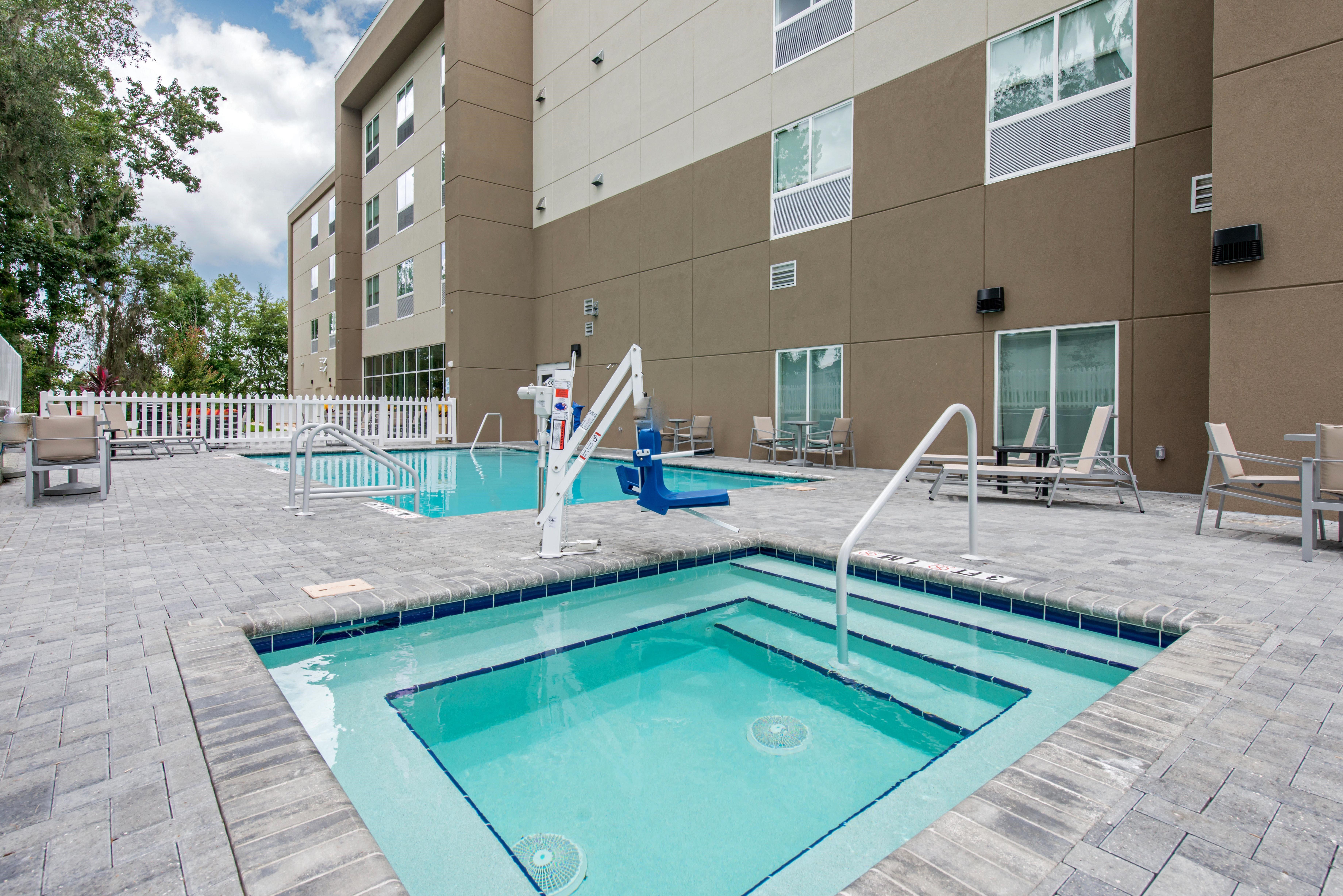Holiday Inn Express Melbourne West By Ihg West Melbourne Exterior foto